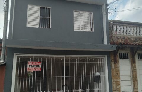 Sobrado- 2 – Dormitórios – Sala – Cozinha- 1 banheiro- lavanderia- quintal- terraço- edícula – Rua. Matias Pires,  Bairro Domitila